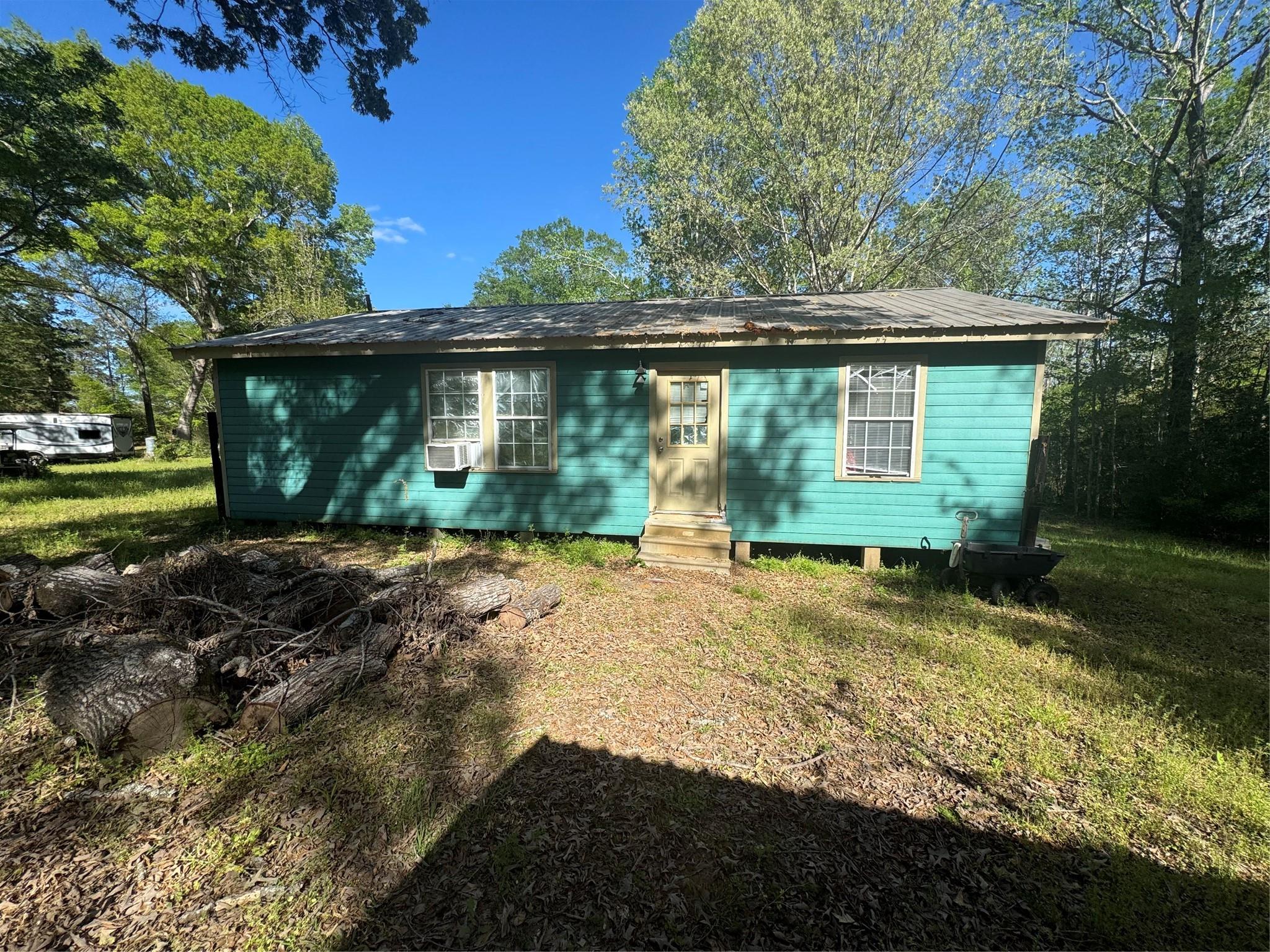 4696 County Road 3400