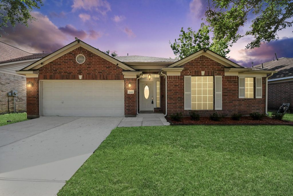 Photo of 5618 Painted Trail Drive, Houston, TX 77084 (MLS # 86127862)