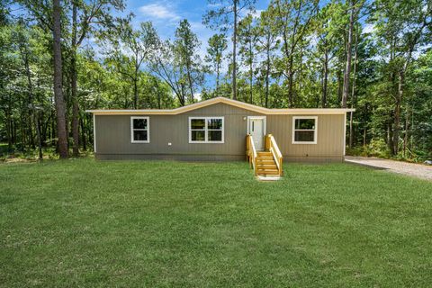Photo of 1104 County Road 6474, Dallas, TX 77535 (MLS # 77175785)
