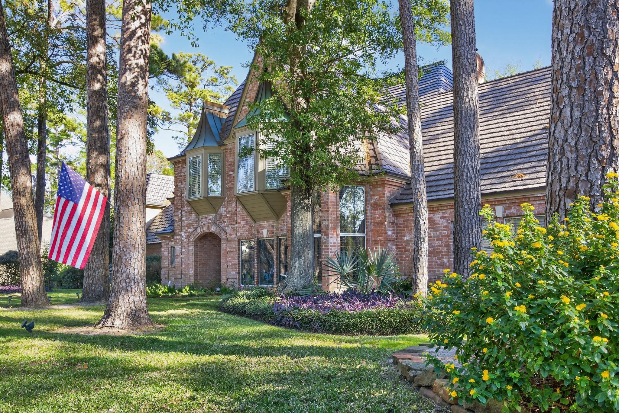 8807 Chelmsford Lane