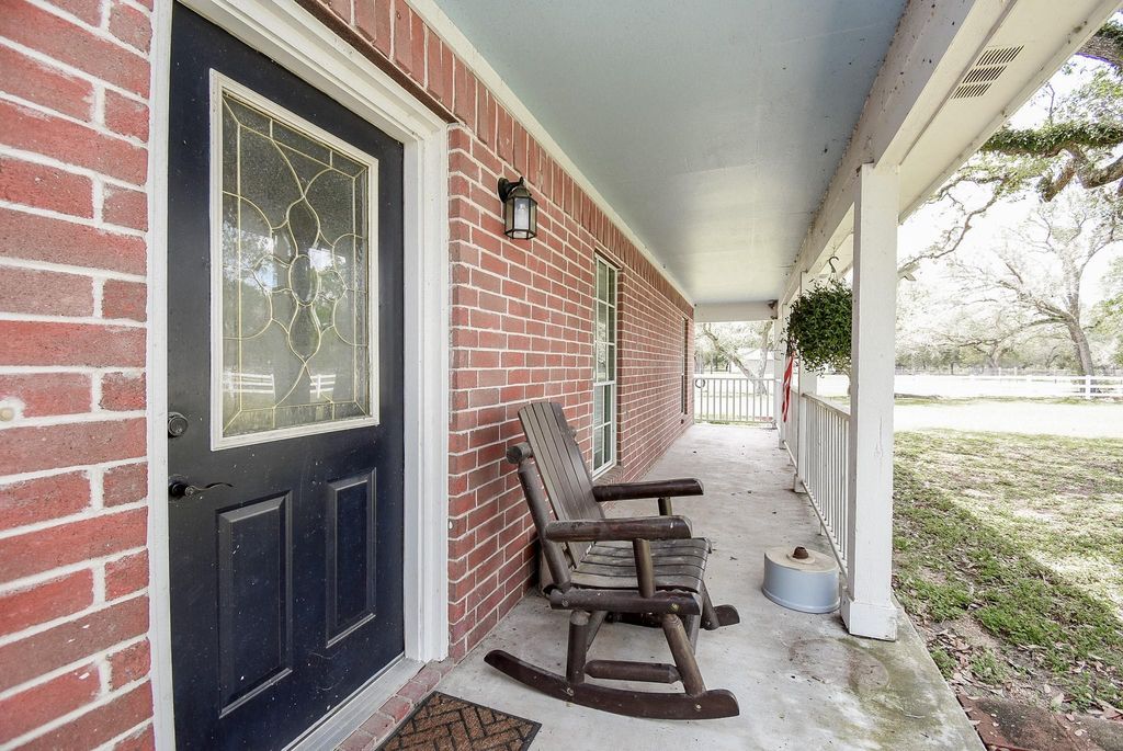 Photo of 4427 County Road 382 Rd, Louise, TX 77455 (MLS # 8429759)