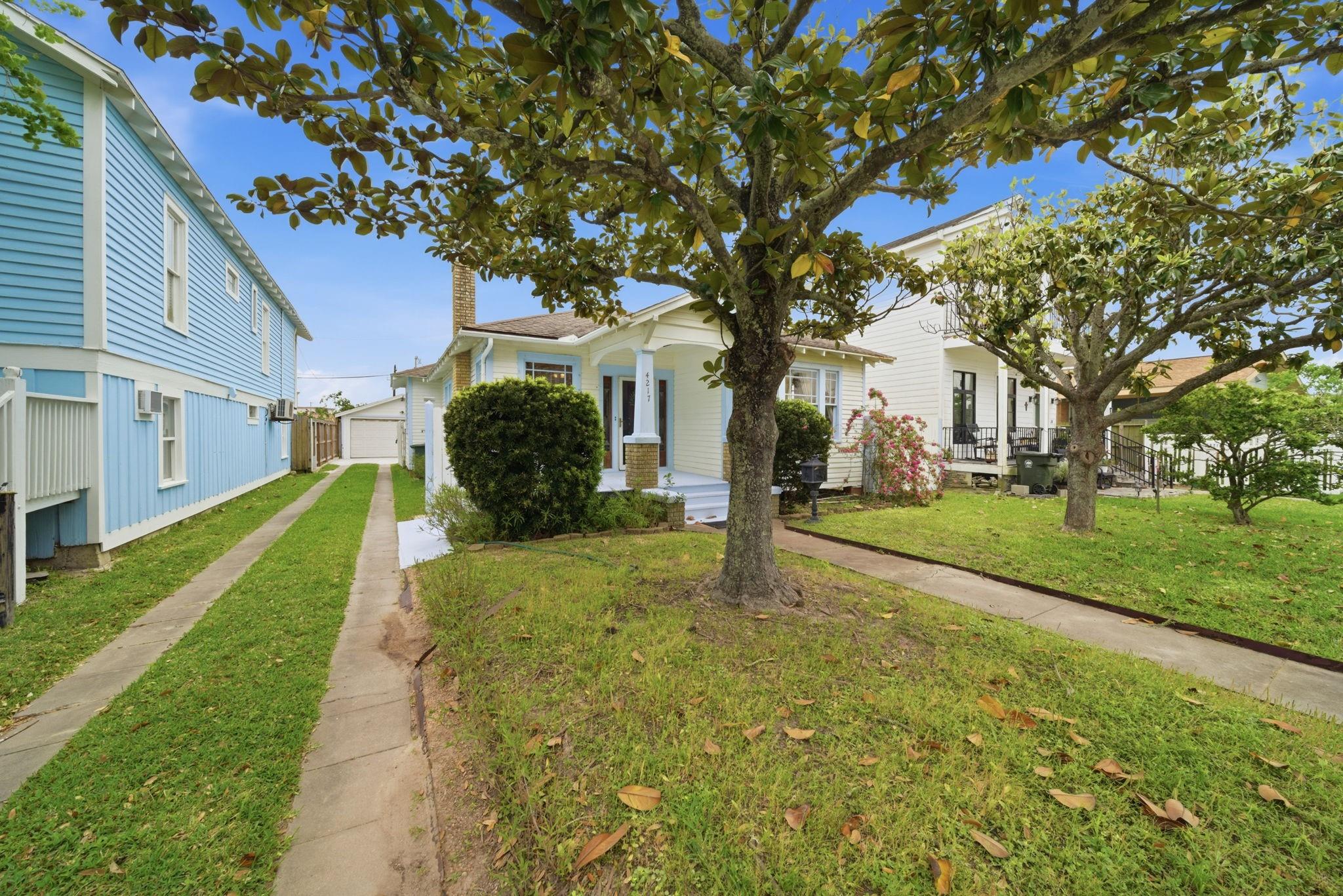 4217 Avenue T 1/2