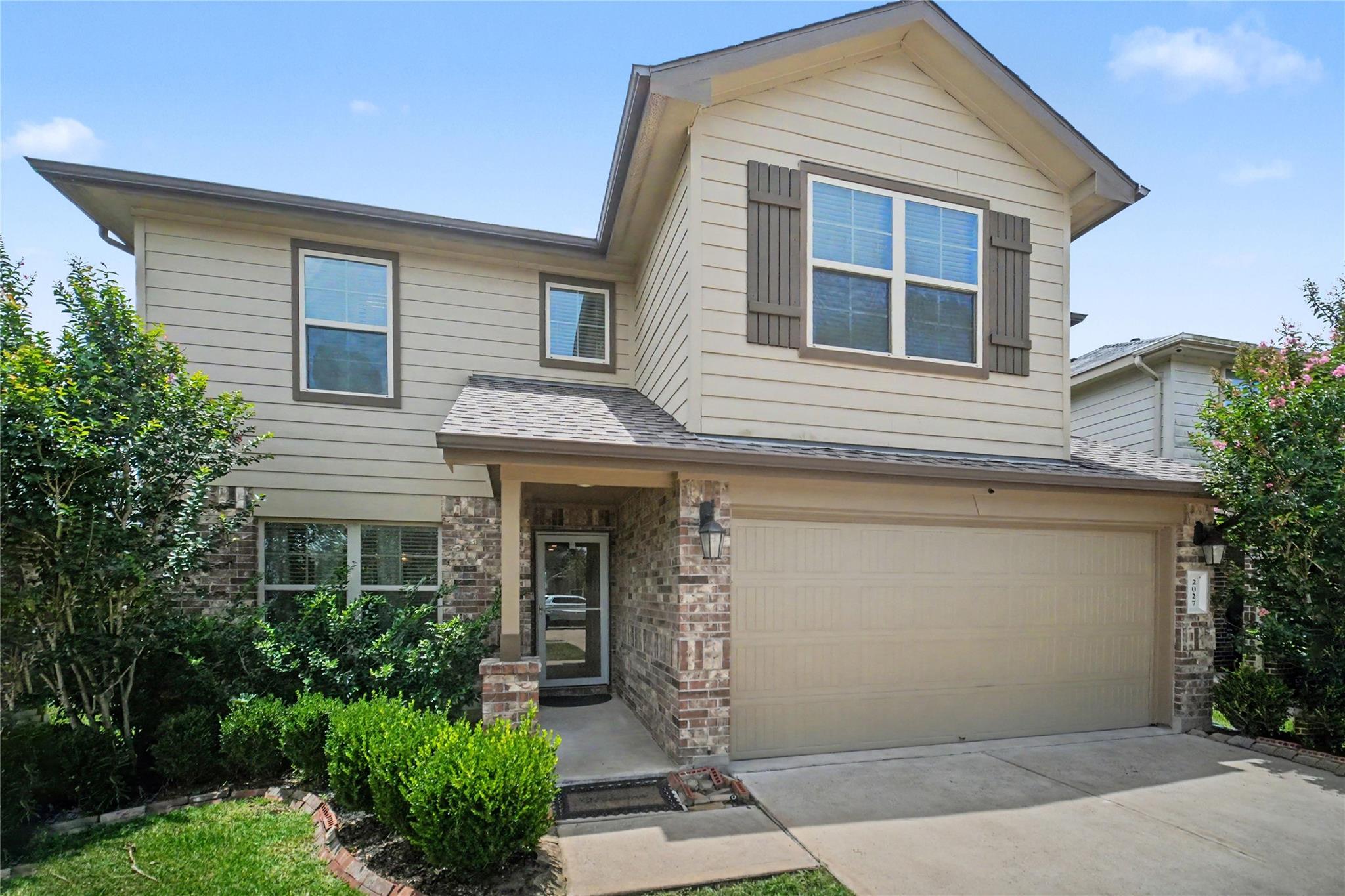 2027 Bravos Manor Lane