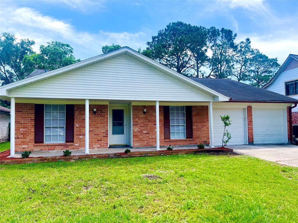 Photo of 1815 Westwood Drive, Stafford, TX 77477 (MLS # 39324219)