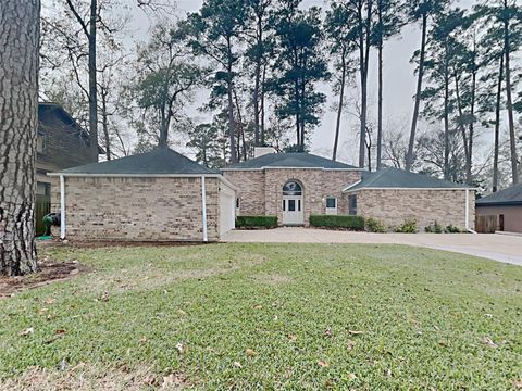 Photo of 124 April Wind Drive E, Conroe, TX 77356 (MLS # 44035303)