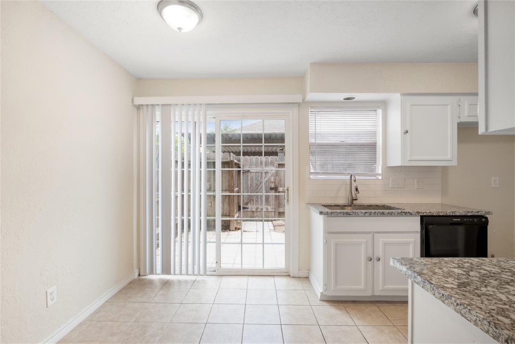 Photo of 14759 Perthshire Road, Houston, TX 77079 (MLS # 87166832)