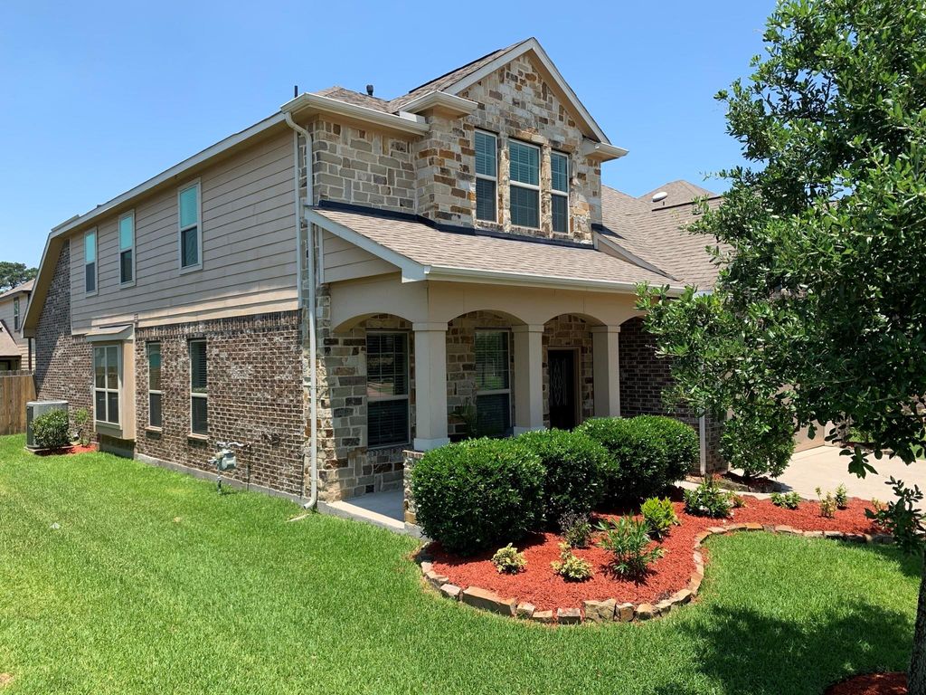 Photo of 6819 Hunters Trace Lane, Baytown, TX 77521 (MLS # 10922087)