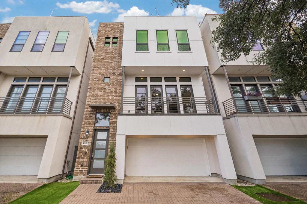Photo of 1805 Silver Street, Houston, TX 77007 (MLS # 96456145)