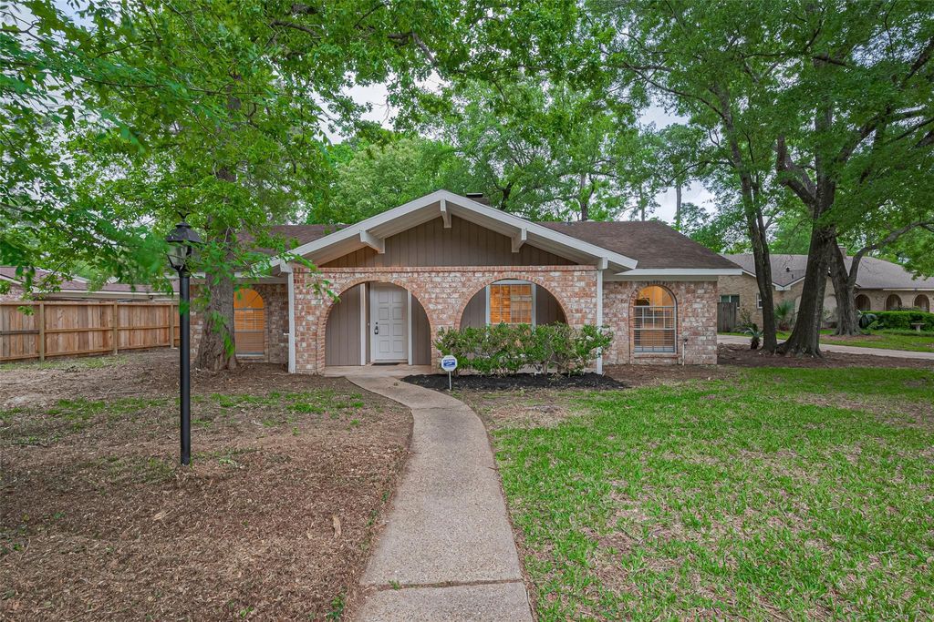 Photo of 3214 Three Pines Drive, Houston, TX 77339 (MLS # 53977845)