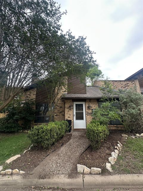 Photo of 605 Church ST #B, Brenham, TX 77833 (MLS # 75747409)