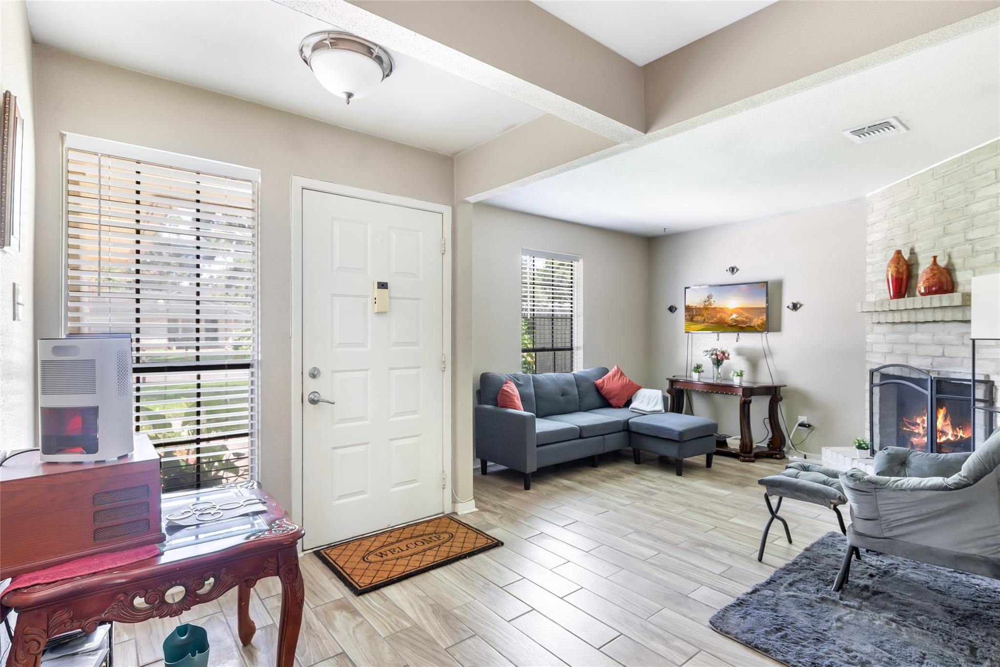 2758 Foliage Green Drive