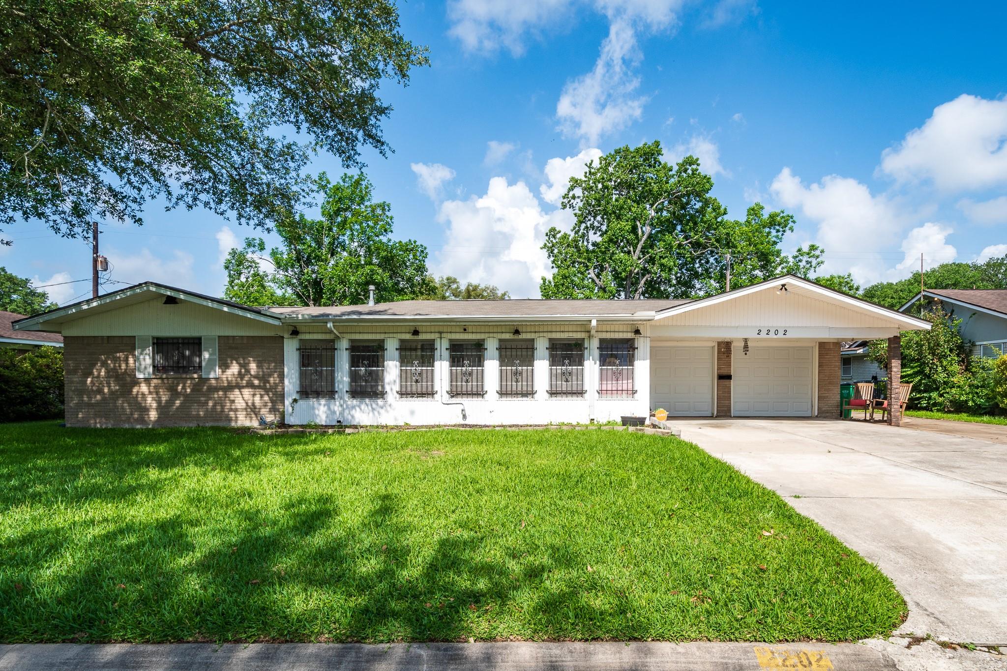 2202 French Place