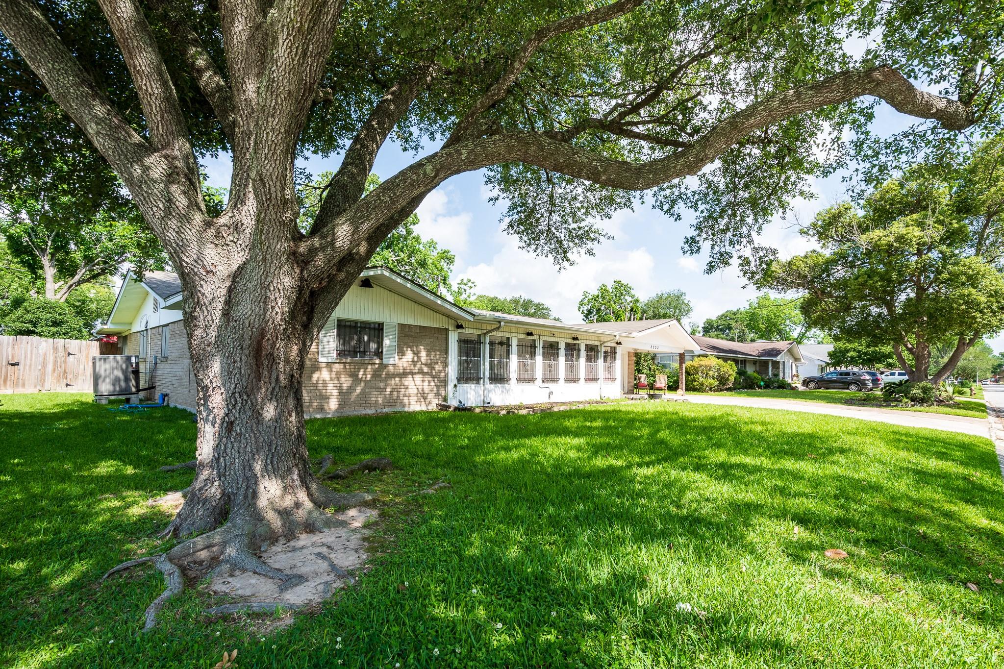 2202 French Place