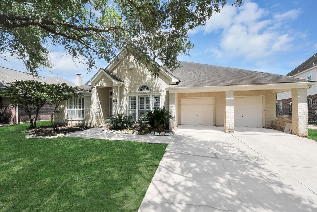 Photo of 5527 Moss Meadow Court, Sugar Land, TX 77479 (MLS # 46234529)