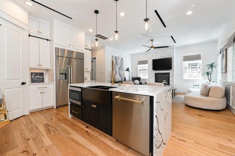 Photo of 1512 Ashland Street, Houston, TX 77008 (MLS # 3488858)