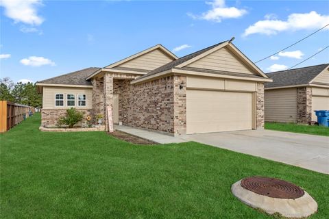 Photo of 305 Road 5102j, Cleveland, TX 77327 (MLS # 1022837)