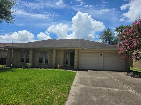 Photo of 3827 Pecan Circle, La Porte, TX 77571 (MLS # 67627379)