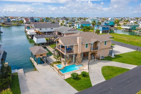 Photo of 1301 Maui Dr Drive, Tiki Island, TX 77554 (MLS # 76481743)