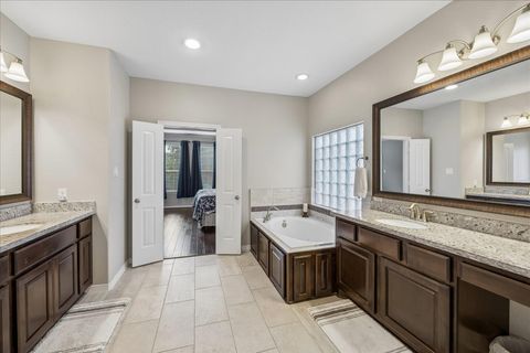 Tiny photo for 2809 Shadow Woods Court, Houston, TX 77043 (MLS # 50769685)