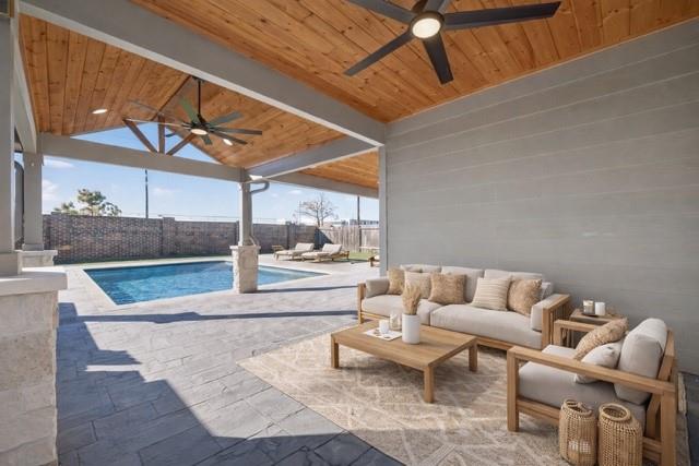 4763 Avellino Base Drive