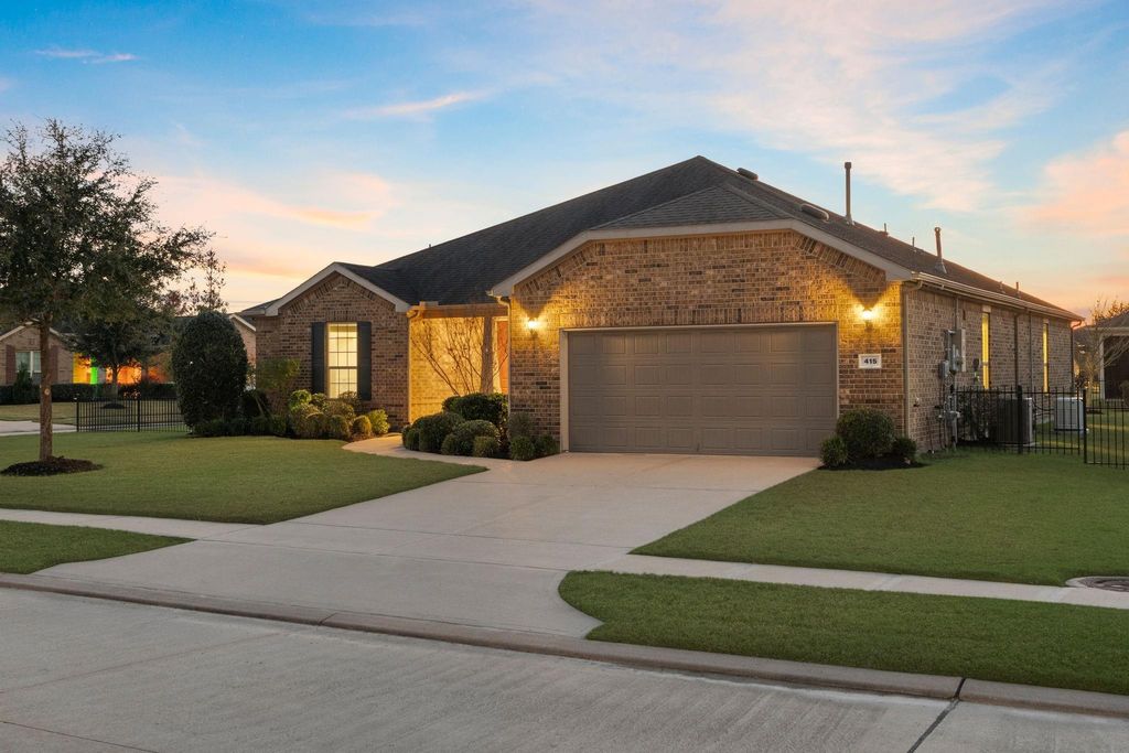 Photo of 415 Spindrift Circle, Richmond, TX 77469 (MLS # 96608664)
