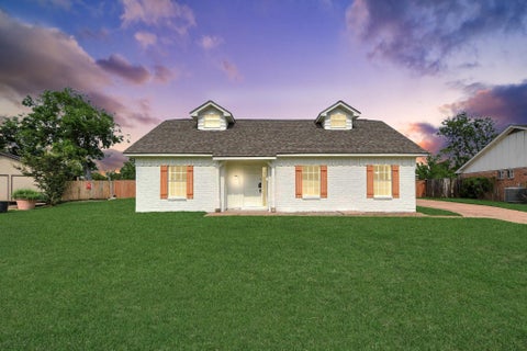 Photo of 7230 Pella Drive, Houston, TX 77036 (MLS # 72505136)