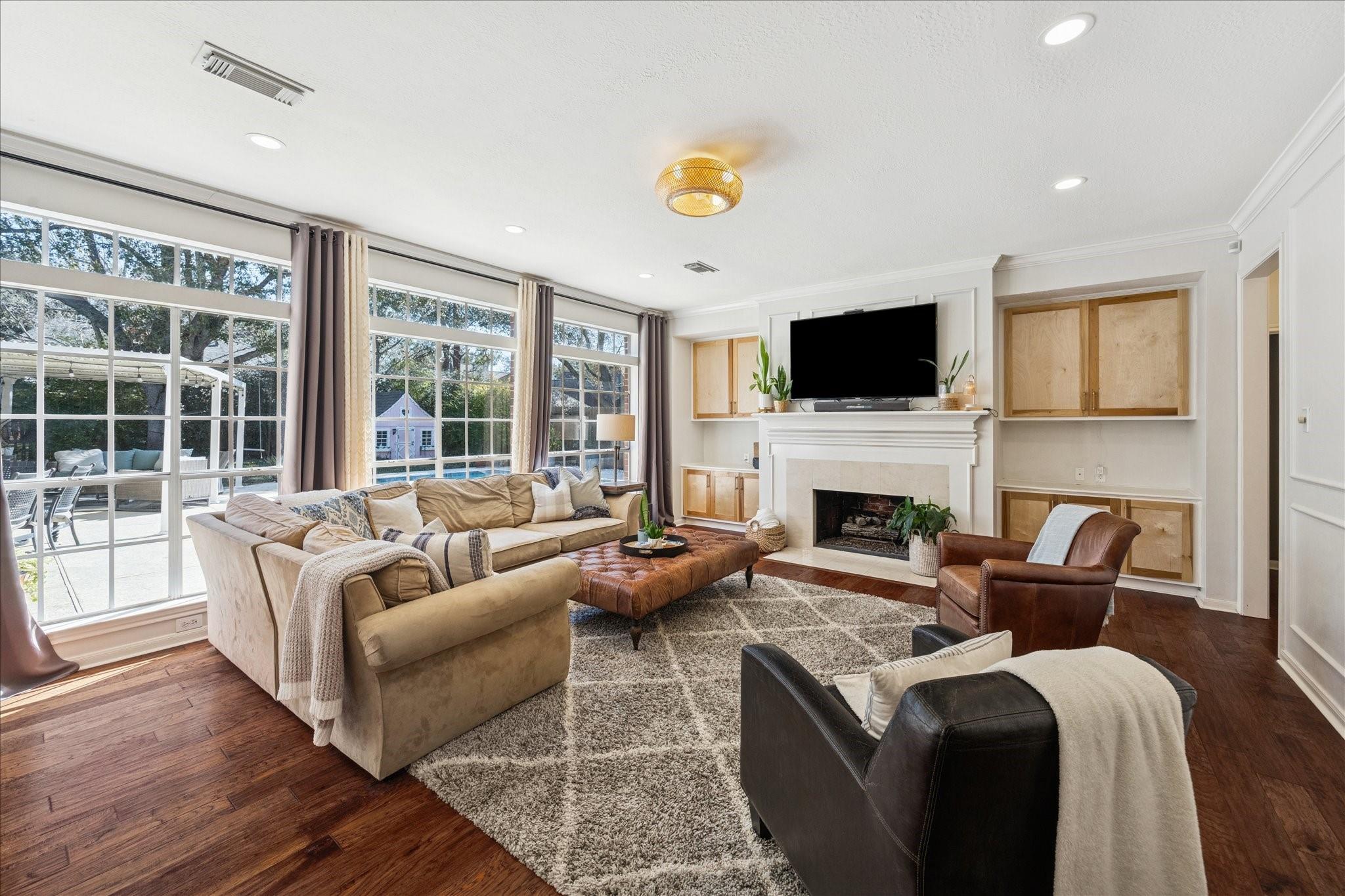 3207 Cinco Lakes Drive