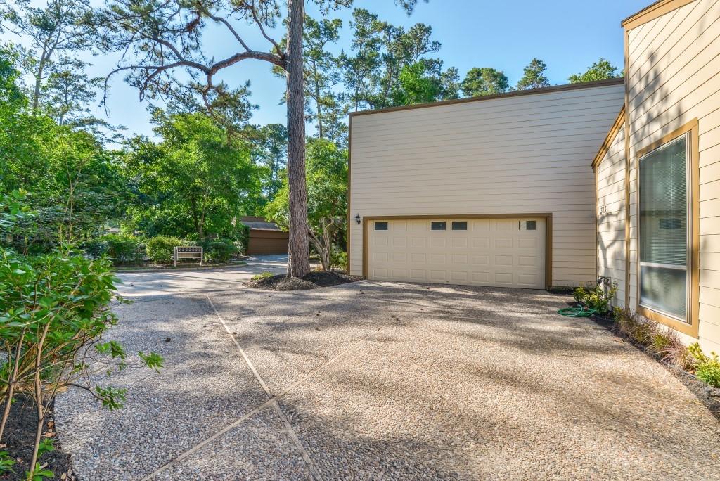 3131 Royal Crescent Drive