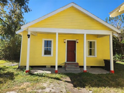 Photo of 2706 Berry Street, Houston, TX 77004 (MLS # 96366136)