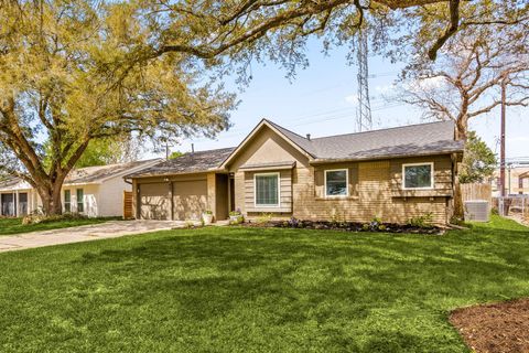 Photo of 5934 Willowbend Boulevard, Houston, TX 77096 (MLS # 92596707)