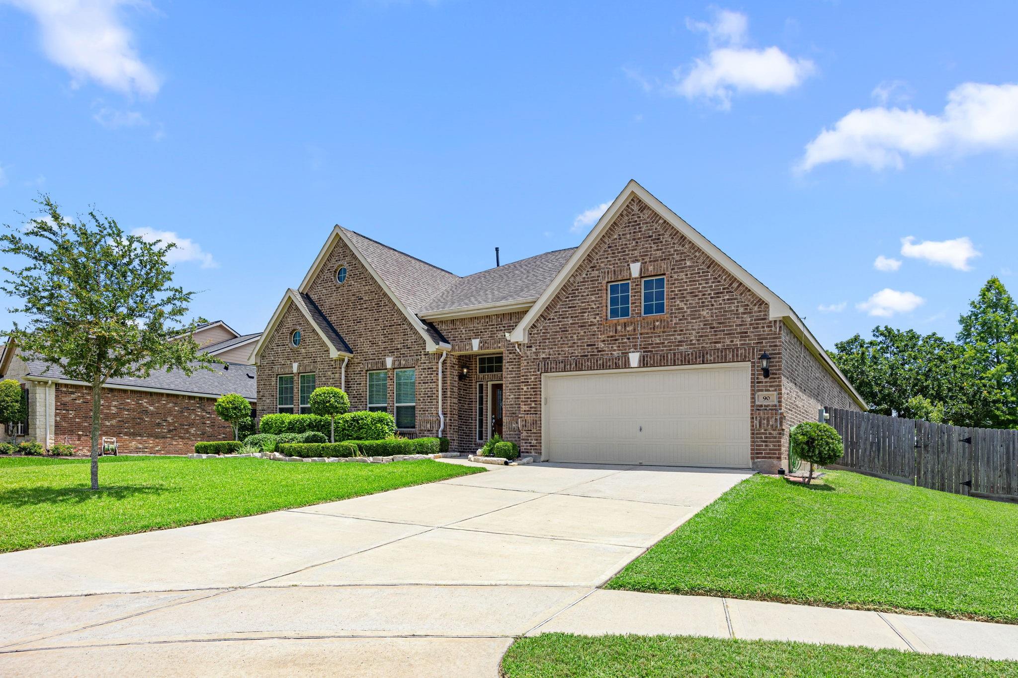 90 Rivercove Lane