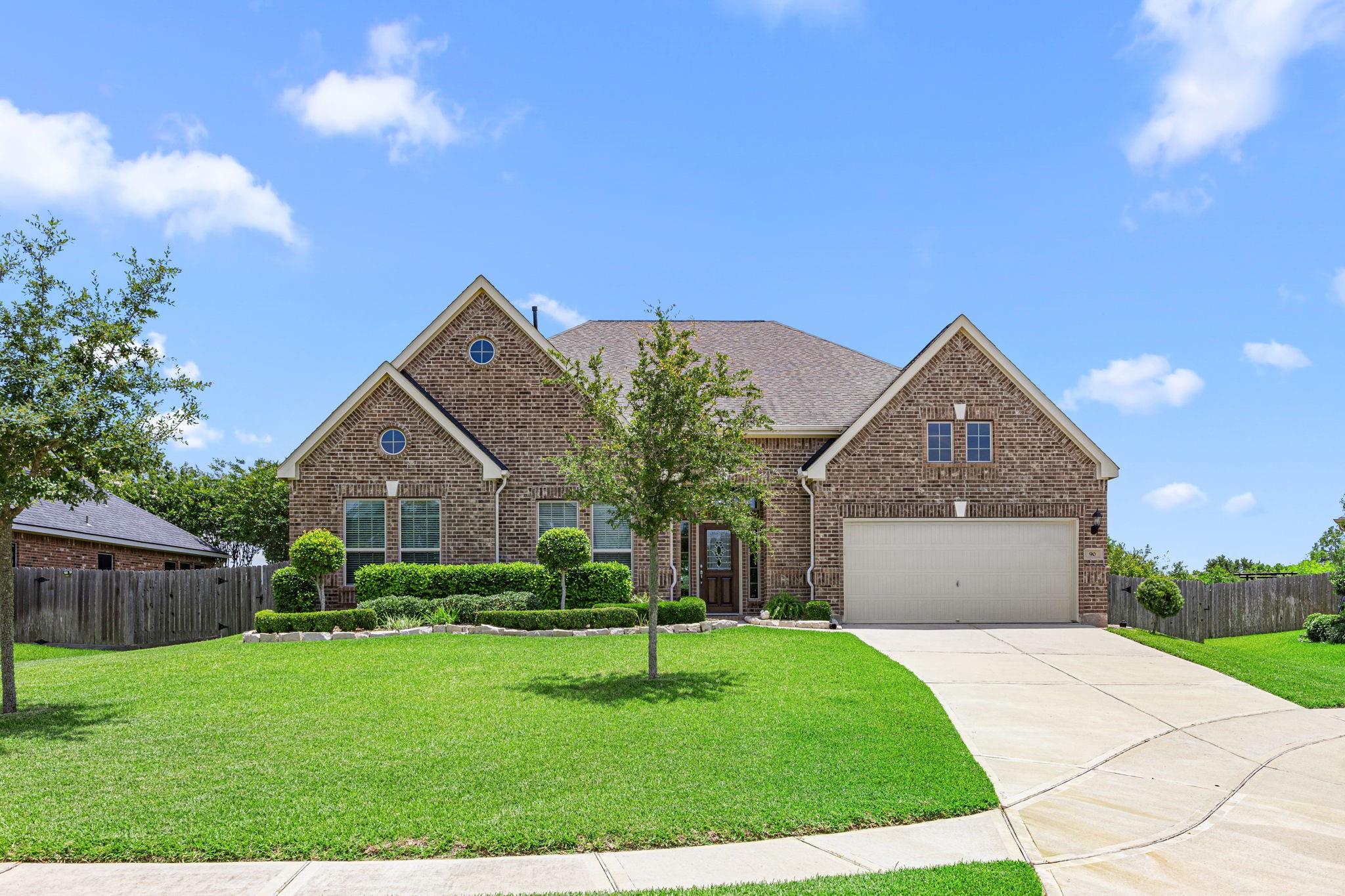 90 Rivercove Lane
