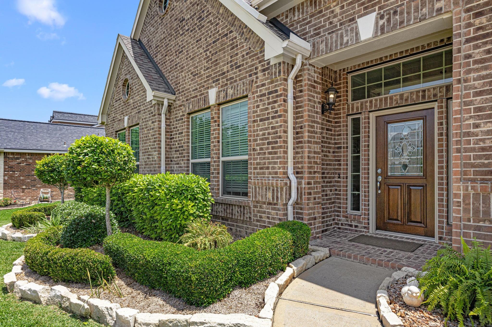 90 Rivercove Lane