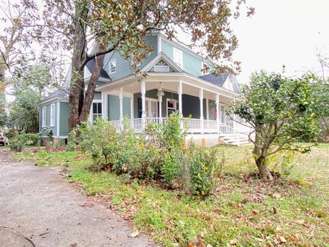 Homes For Sale - 223 E Robert Toombs Avenue<br/> Washington, GA 30673