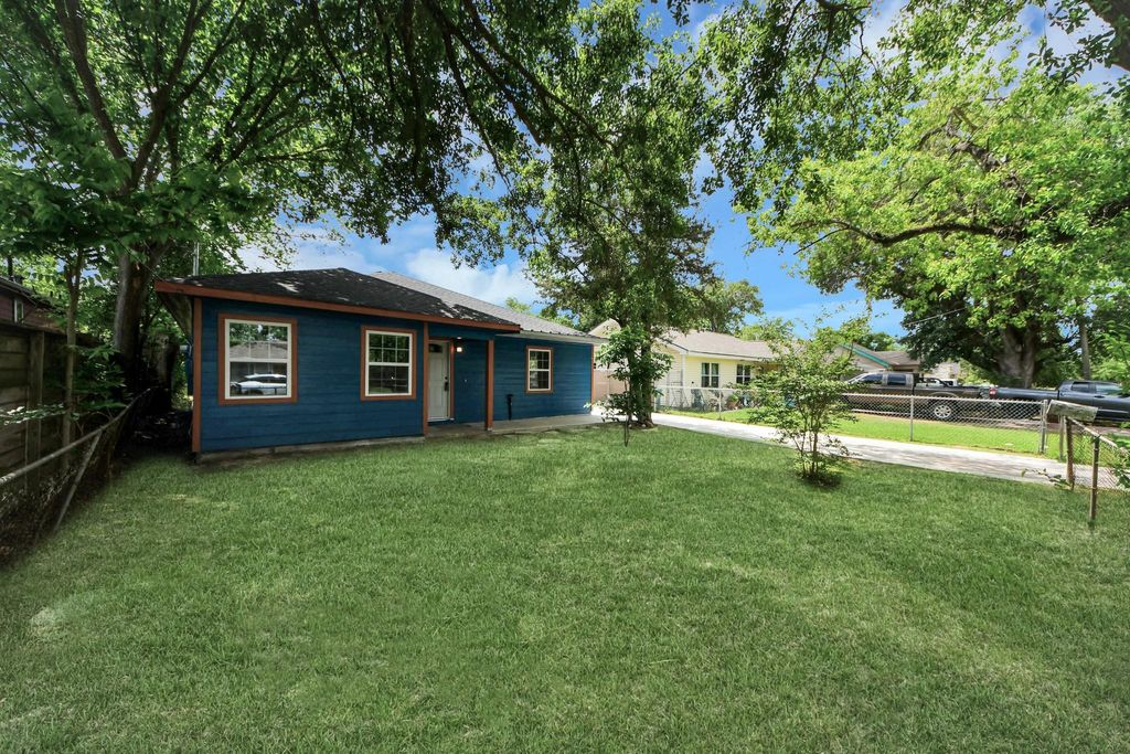 Photo of 135 Rustic Drive, Pasadena, TX 77502 (MLS # 60548226)