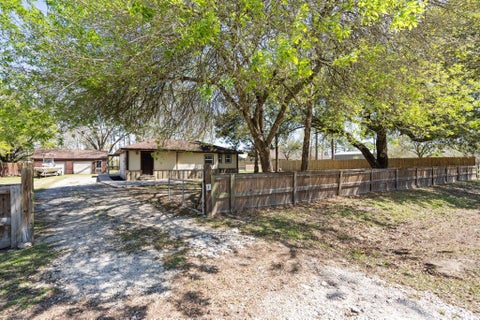 Photo of 7117 Avenue D, Santa Fe, TX 77510 (MLS # 17543639)