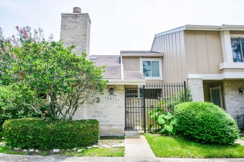 Photo of 2321 Crescent Park Drive #276, Houston, TX 77077 (MLS # 68889533)