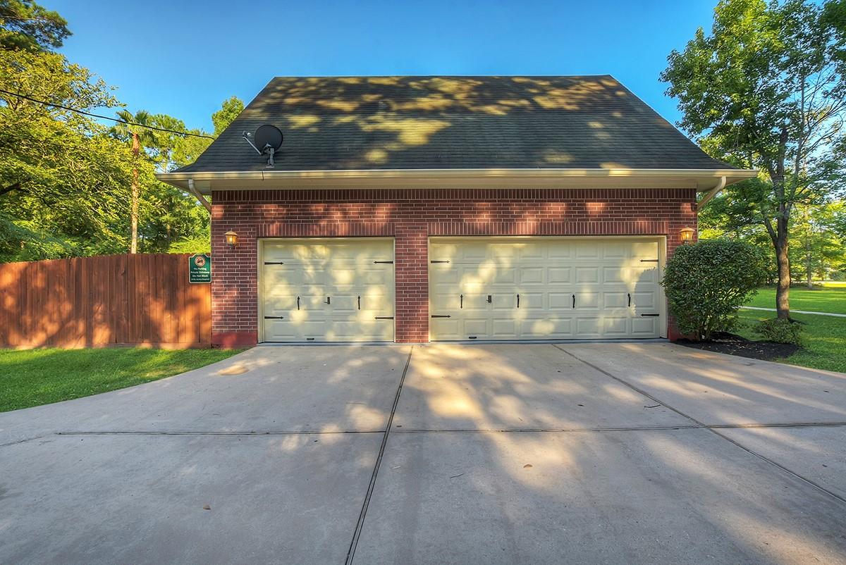 10819 Lake Windcrest