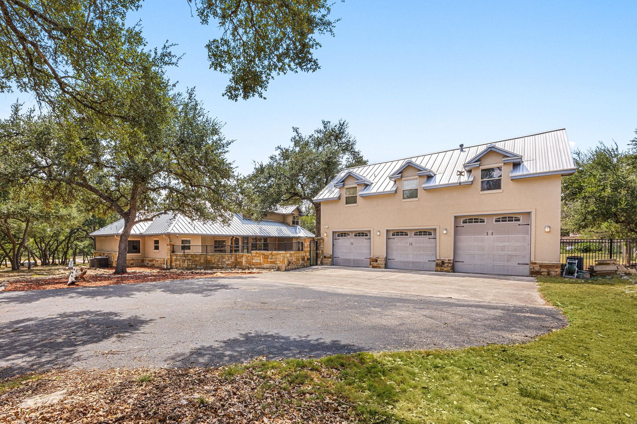 373 Wentworth