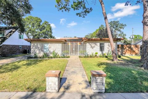 Photo of 10630 Olympia Drive, Houston, TX 77042 (MLS # 23352147)