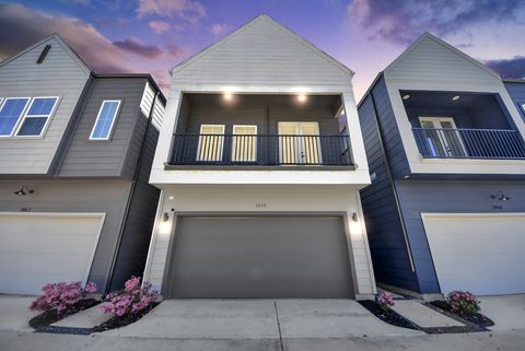 Photo of 3010 Jensen Springs Lane, Houston, TX 77026 (MLS # 89518732)