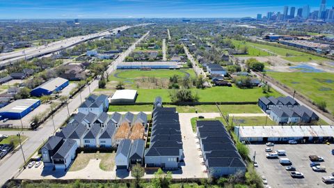 Tiny photo for 3010 Jensen Springs Lane, Houston, TX 77026 (MLS # 89518732)