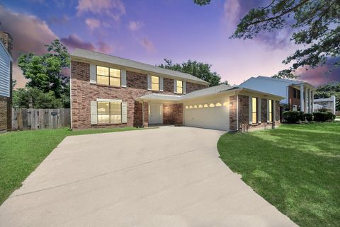 Photo of 16006 Autumn Falls Lane, Houston, TX 77095 (MLS # 90938522)