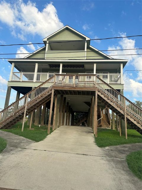 Photo of 205 Rue Orleans Street, Baytown, TX 77520 (MLS # 2157790)