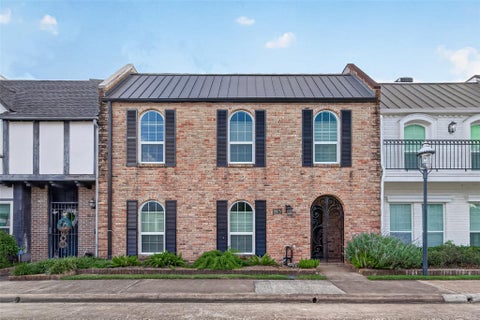 Townhouse For Rent - 8615 La Fonte Street<br/> Houston, TX 77024
