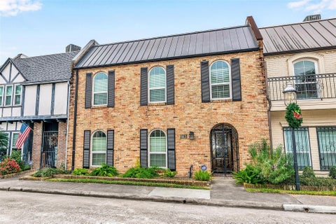 Photo of 8615 La Fonte Street, Houston, TX 77024 (MLS # 15709260)