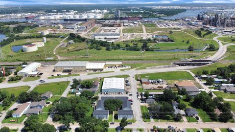 Photo of 500 W Pitts Avenue #203, Pasadena, TX 77506 (MLS # 70934993)