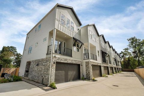 Photo of 717 Janisch Road #A, Houston, TX 77018 (MLS # 54342190)