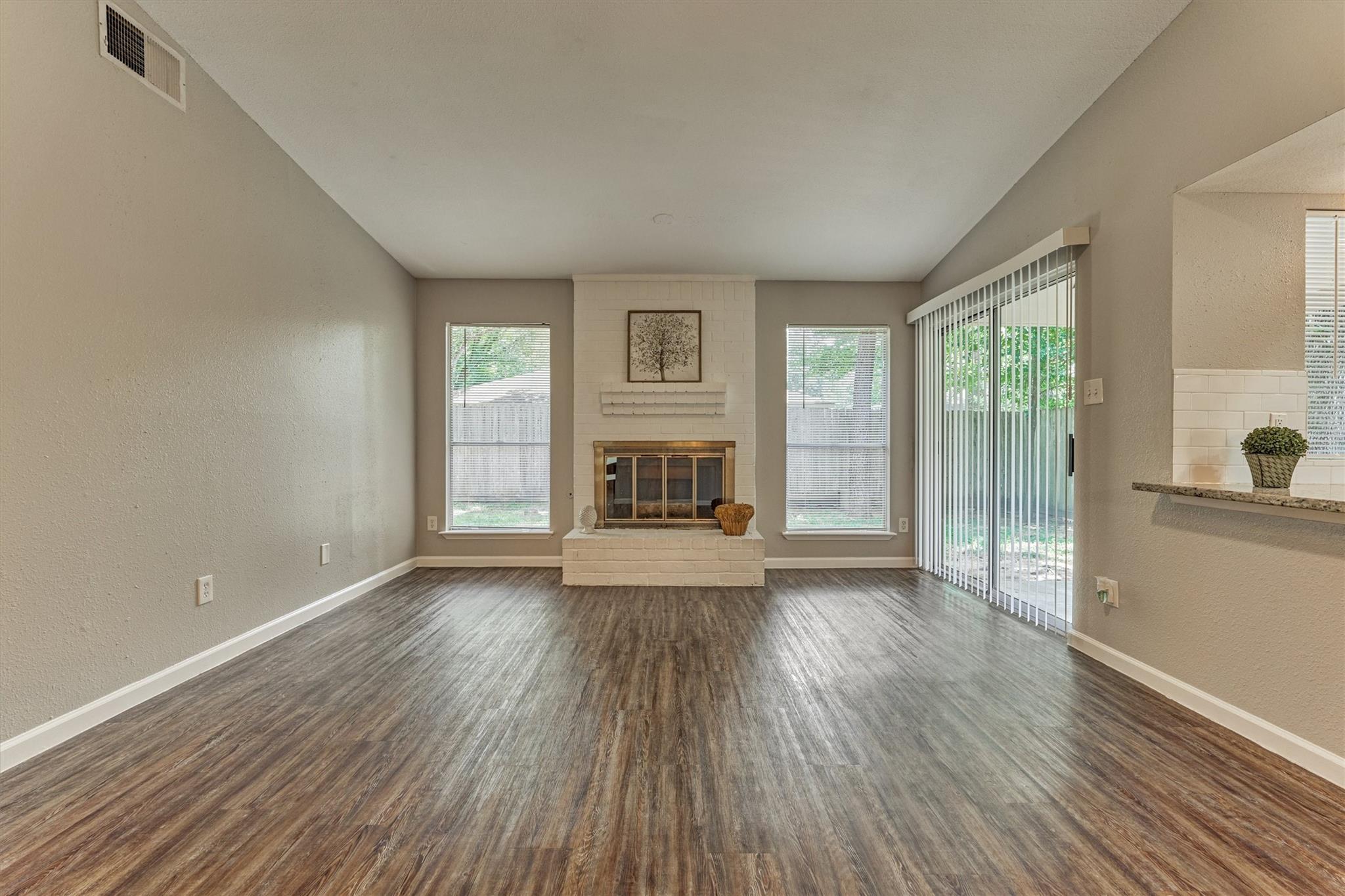 26 W Broken Oak Court