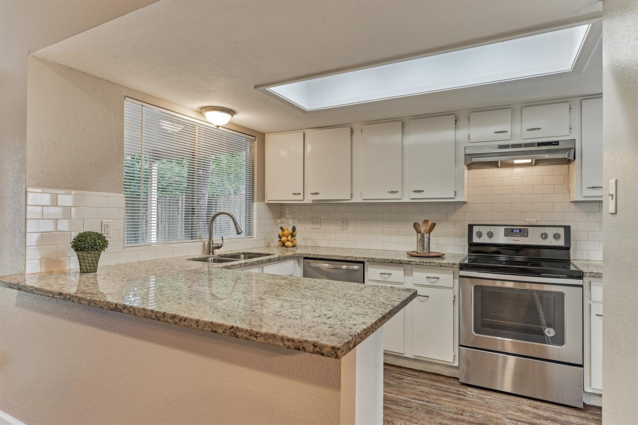 26 W Broken Oak Court